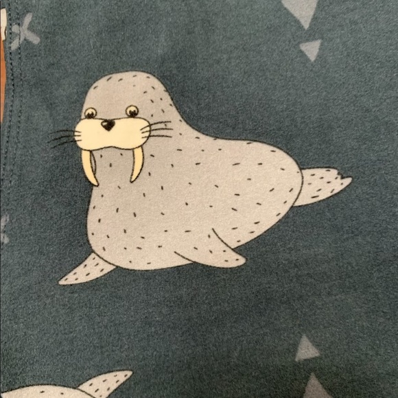 LuLaRoe O/S Adorable Gray Walrus Leggings - Picture 2 of 4